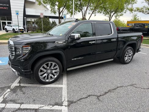 Used 2024 GMC Sierra 1500 Denali w/ Denali Reserve Package AWD/4WD image 4