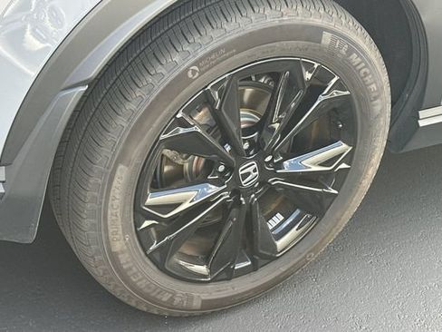Used 2025 Honda CR-V Sport Touring image 4