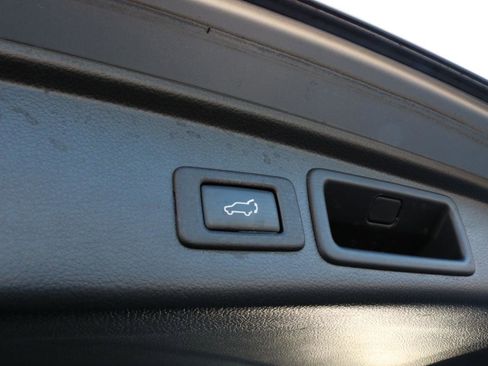 Used 2015 Subaru Forester 2.5i Limited image 35