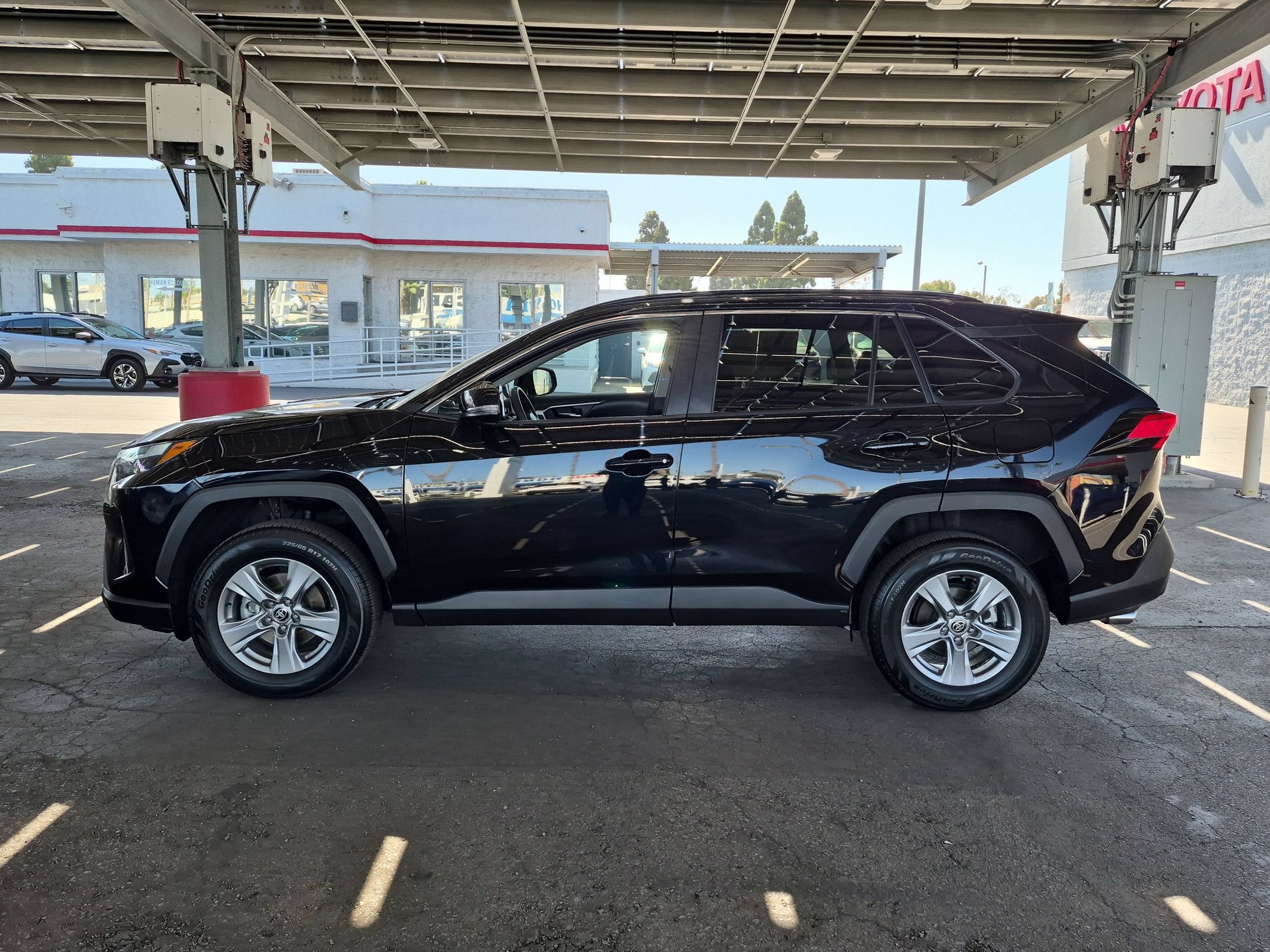 Certified 2024 Toyota RAV4 XLE FWD image 4