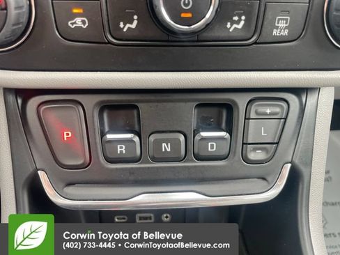 Used 2020 GMC Terrain SLT AWD/4WD image 14