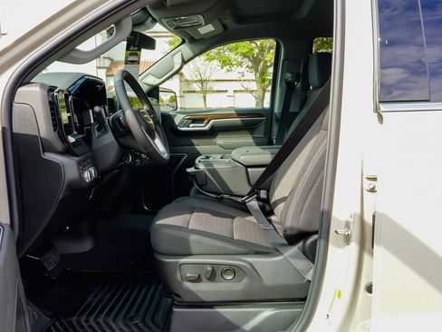 New 2026 GMC Sierra 1500 SLE image 14