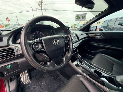 Used 2017 Honda Accord Sport image 15