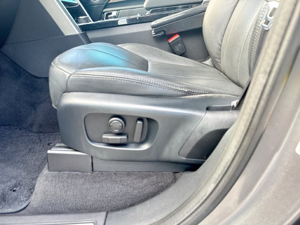 Used 2019 Land Rover Discovery HSE AWD/4WD image 15
