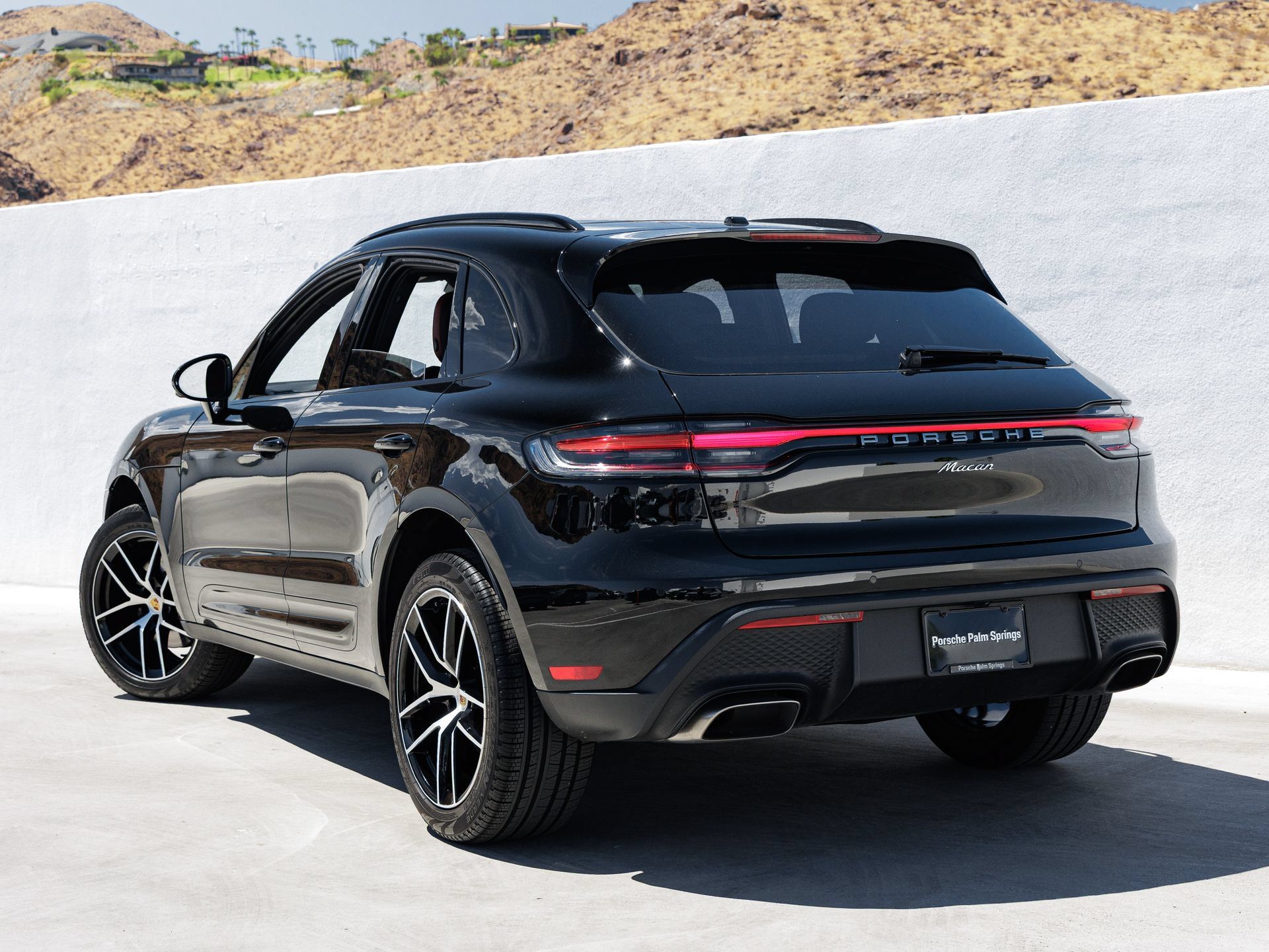 Certified 2026 Porsche Macan AWD/4WD image 3