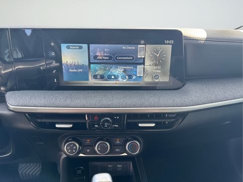 Certified 2025 Nissan Kicks SV AWD/4WD image 18