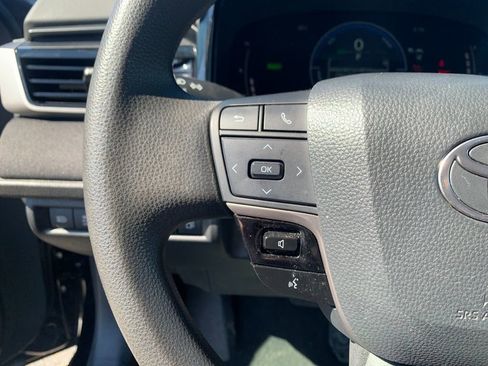 Used 2025 Toyota Camry LE FWD image 27