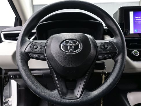 Used 2025 Toyota Corolla LE FWD image 24