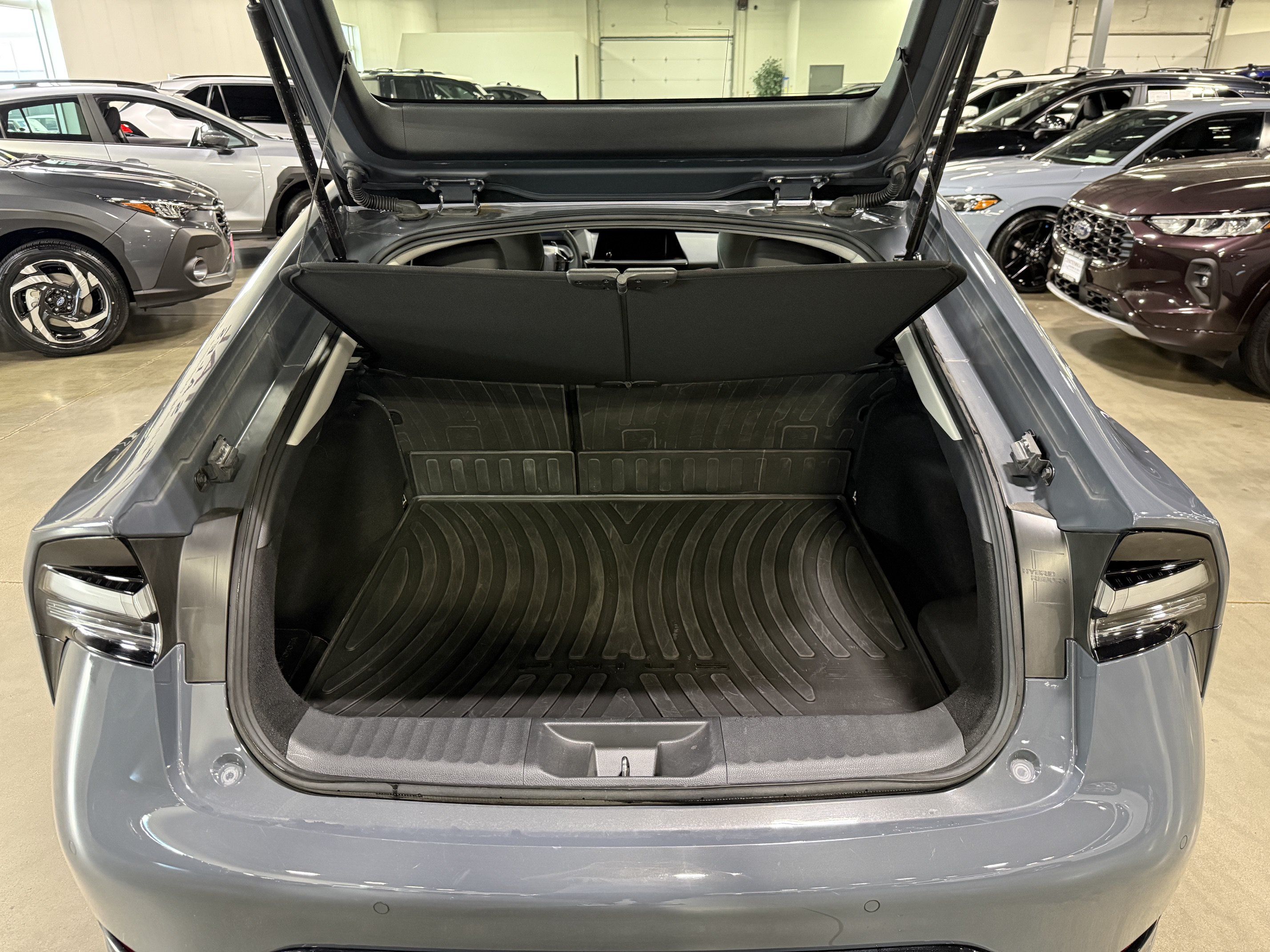 Used 2024 Toyota Prius Prime FWD image 9