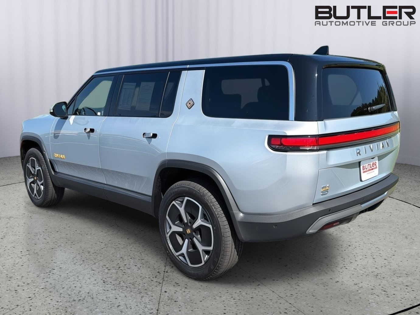 Used 2024 Rivian R1S Adventure Quad AWD/4WD image 4
