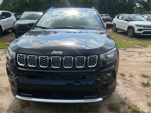 New 2025 Jeep Compass Limited image 3