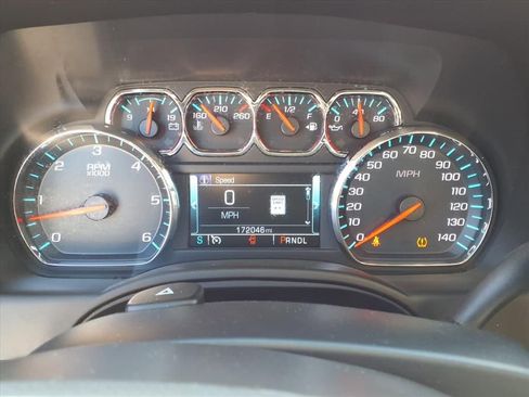 Used 2019 Chevrolet Suburban LT image 26