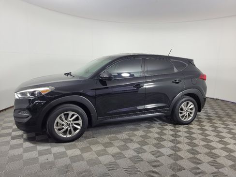 Used 2017 Hyundai Tucson SE w/ Cargo Package FWD image 2