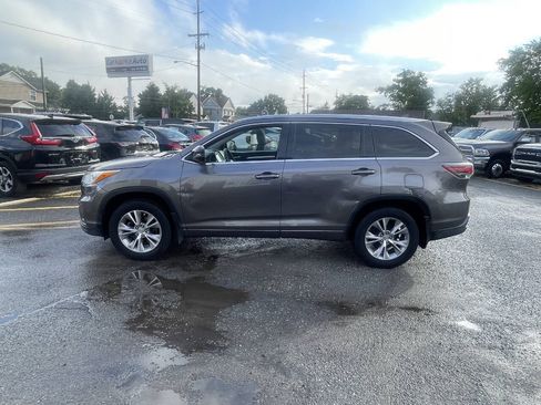 Used 2014 Toyota Highlander XLE AWD/4WD image 5