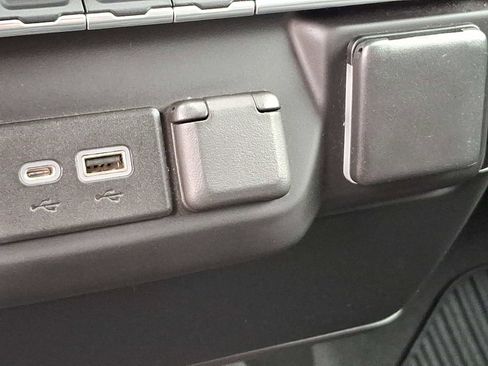 Used 2023 Chevrolet Silverado 1500 Custom image 23