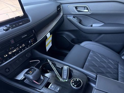 New 2026 Nissan Rogue Platinum w/ Platinum Premium Package image 20