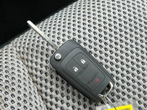 Used 2017 Chevrolet Equinox LS FWD image 26