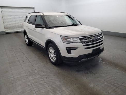 Used 2018 Ford Explorer XLT image 13