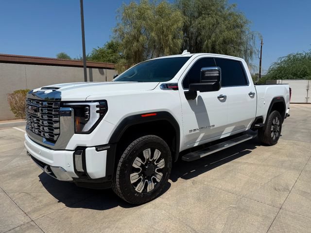 Used 2024 GMC Sierra 2500 Denali w/ Denali Reserve Package AWD/4WD image 3