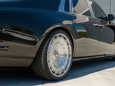Used 2021 Rolls-Royce Phantom Sedan RWD image 43