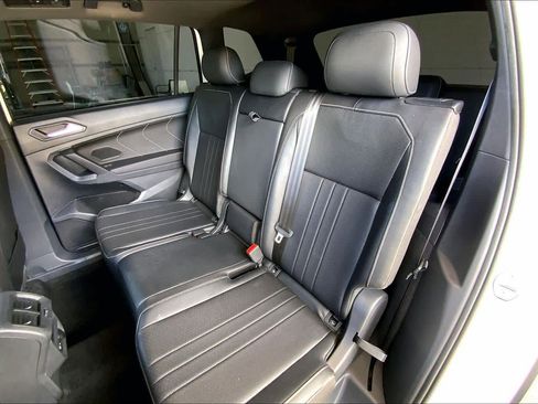 Used 2023 Volkswagen Tiguan SE R-Line FWD image 21