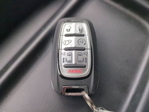 New 2027 Chrysler Pacifica Select FWD image 28