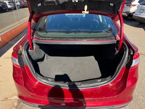 Used 2015 Ford Fusion SE image 9