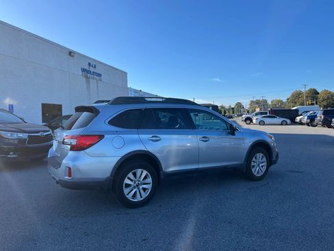 Used 2015 Subaru Outback 2.5i Premium AWD/4WD image 4