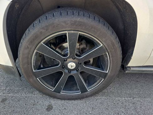 Used 2019 Cadillac Escalade ESV Platinum image 7