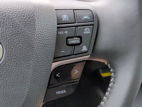 Used 2025 Toyota Camry SE w/ Convenience Package FWD image 26