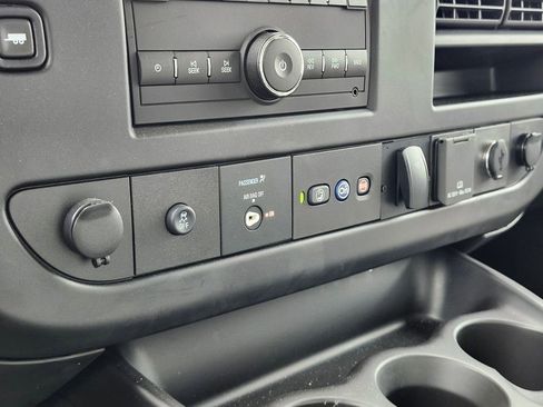 Used 2022 Chevrolet Express 3500 w/ Power Convenience Package RWD image 15