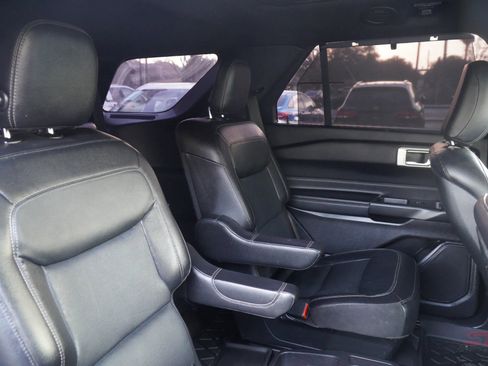 Used 2020 Ford Explorer Limited w/ Class III Trailer Tow Package image 25