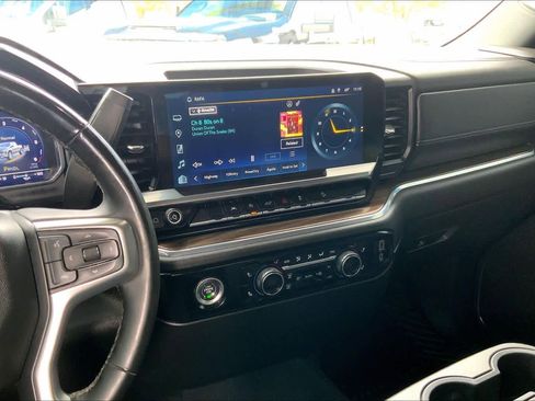 Used 2024 Chevrolet Silverado 1500 RST w/ Z71 Off-Road Package image 7