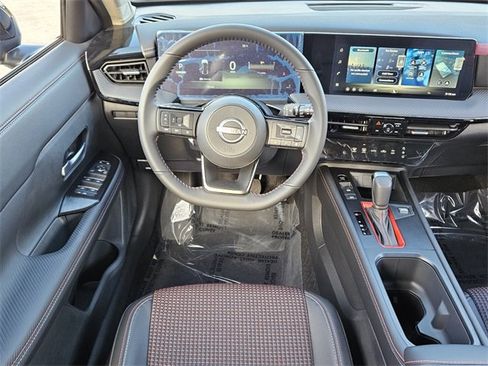 New 2026 Nissan Kicks SR image 7