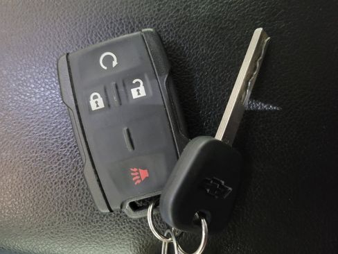 Used 2018 Chevrolet Silverado 1500 LT w/ All Star Edition image 32