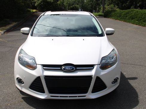 Used 2013 Ford Focus Titanium w/ Titanium Handling Pkg FWD image 10