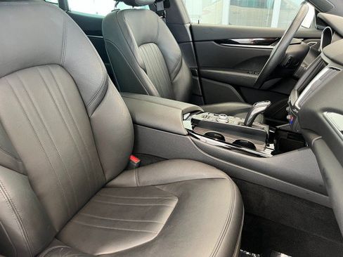 Used 2020 Maserati Levante AWD/4WD image 14
