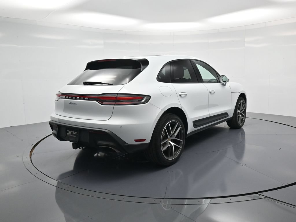 Used 2026 Porsche Macan AWD/4WD image 30