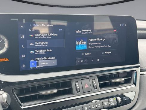 Used 2025 Lexus ES 350 w/ Premium Package FWD image 23