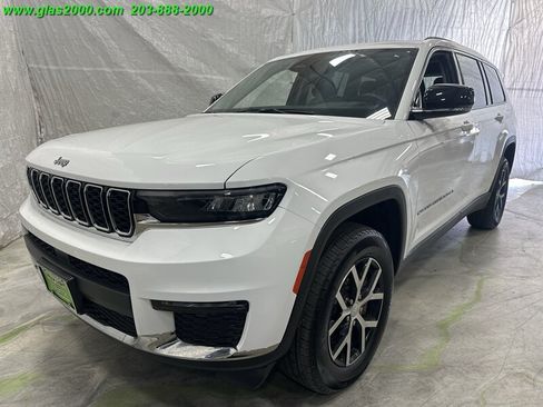 Used 2023 Jeep Grand Cherokee L Limited AWD/4WD image 1
