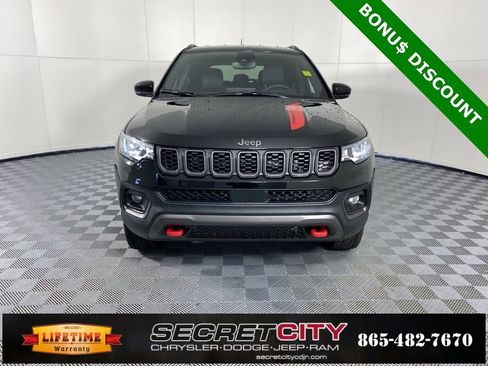 New 2026 Jeep Compass Trailhawk image 2
