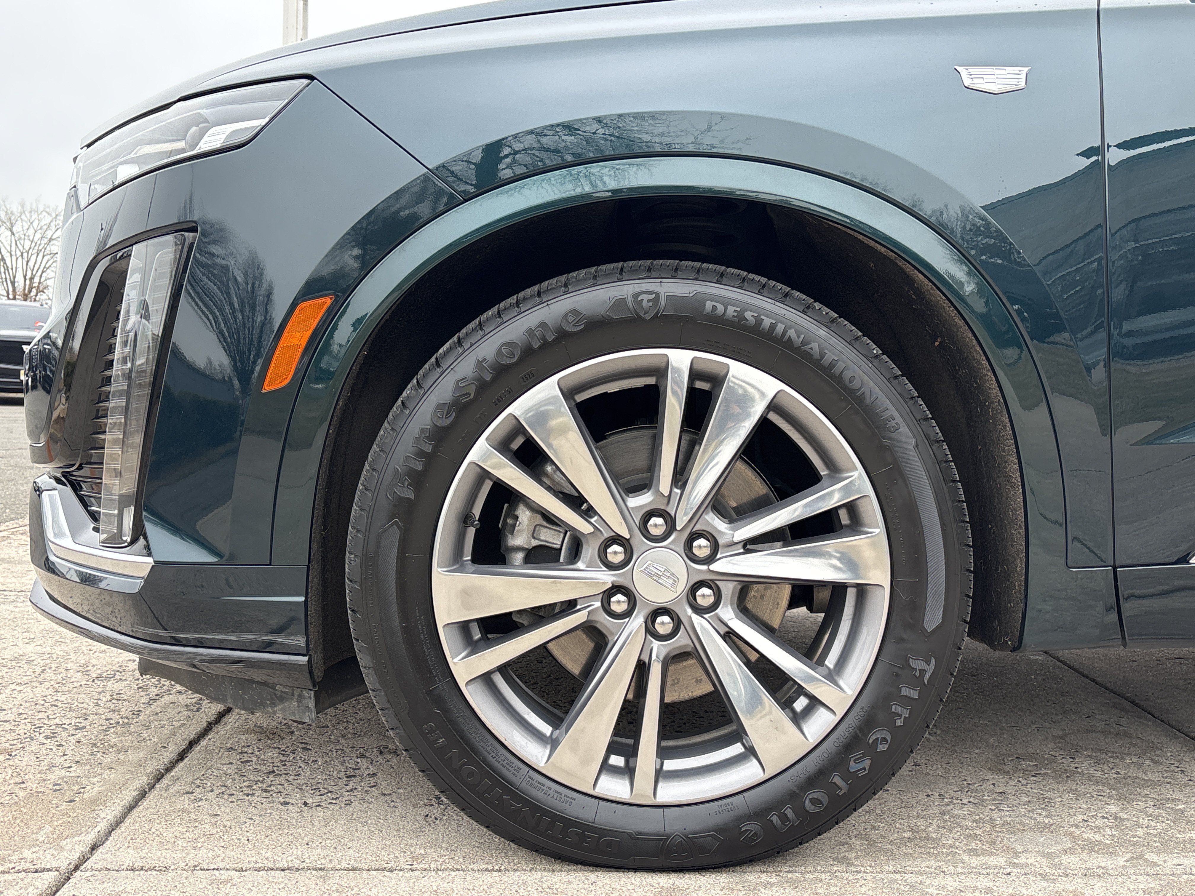 Used 2025 Cadillac XT6 Premium Luxury AWD/4WD image 17