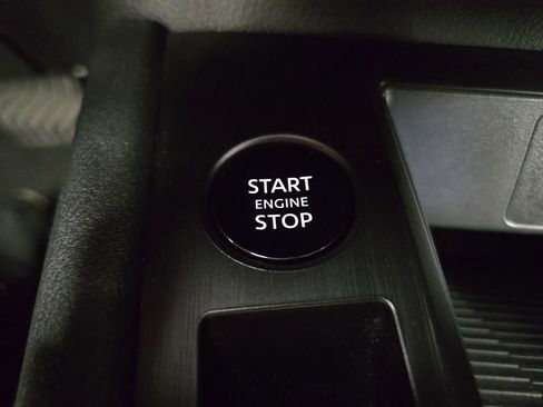 Used 2025 Nissan Kicks S image 21