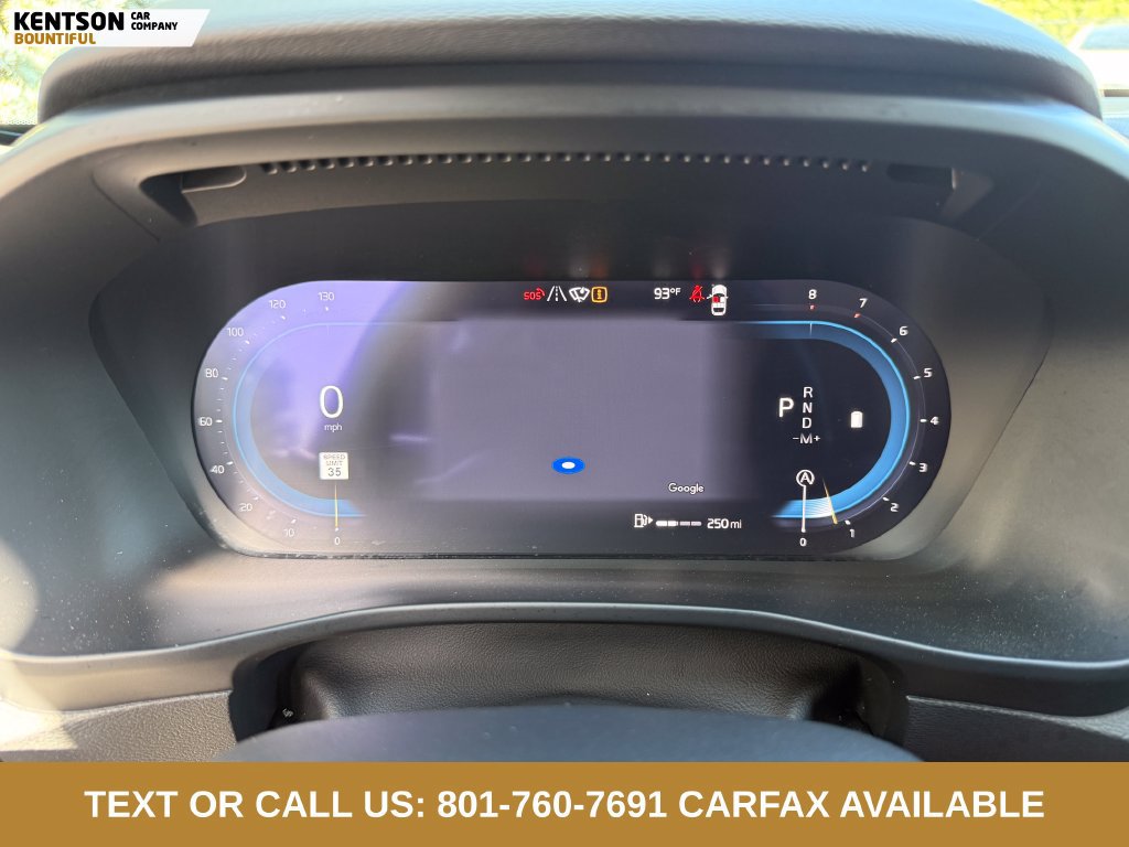 Used 2025 Volvo XC40 B5 Plus AWD/4WD image 14
