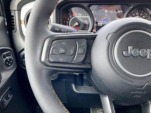 Certified 2024 Jeep Wrangler Willys image 22