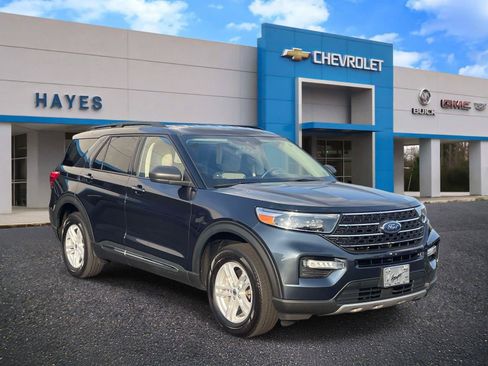 Used 2022 Ford Explorer XLT w/ Equipment Group 202A AWD/4WD image 1