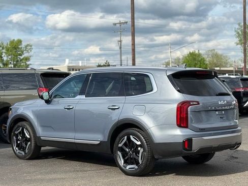 Used 2025 Kia Telluride S FWD image 41