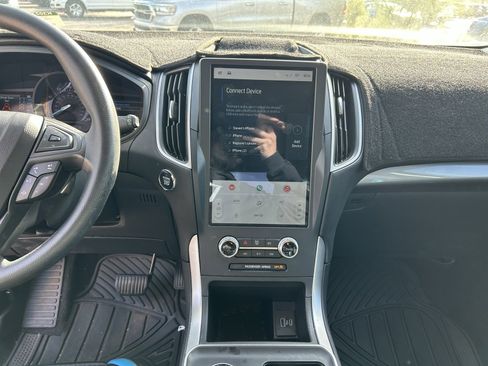 Used 2023 Ford Edge SE w/ Black Appearance Package image 22