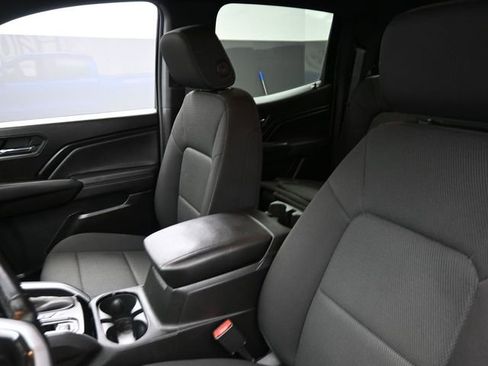 Used 2024 Chevrolet Colorado LT w/ LT Convenience Package II image 16