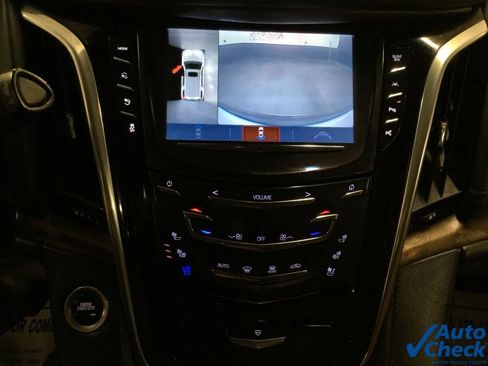 Used 2017 Cadillac Escalade Luxury image 56